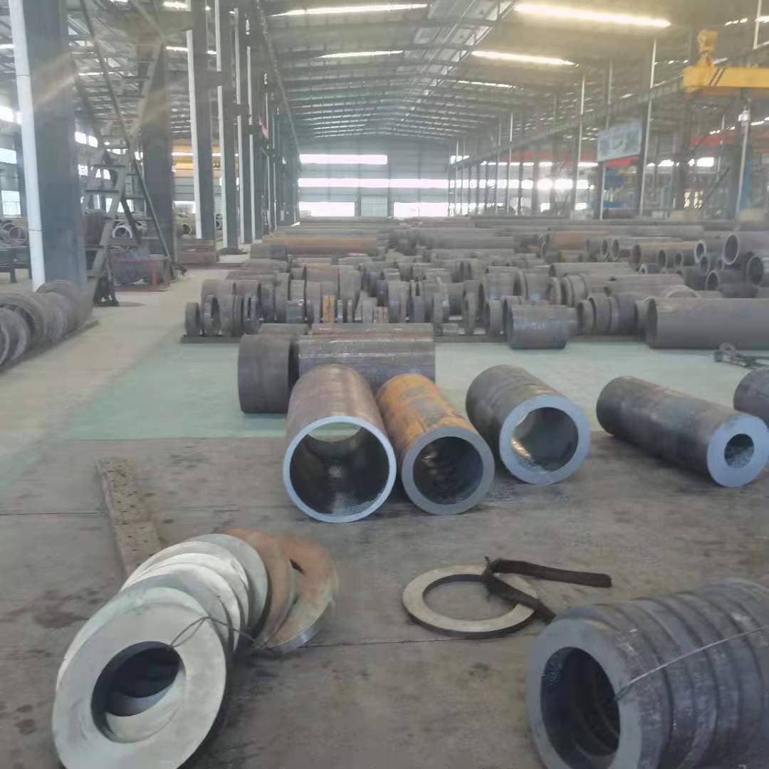 定尺切割碳钢无缝管